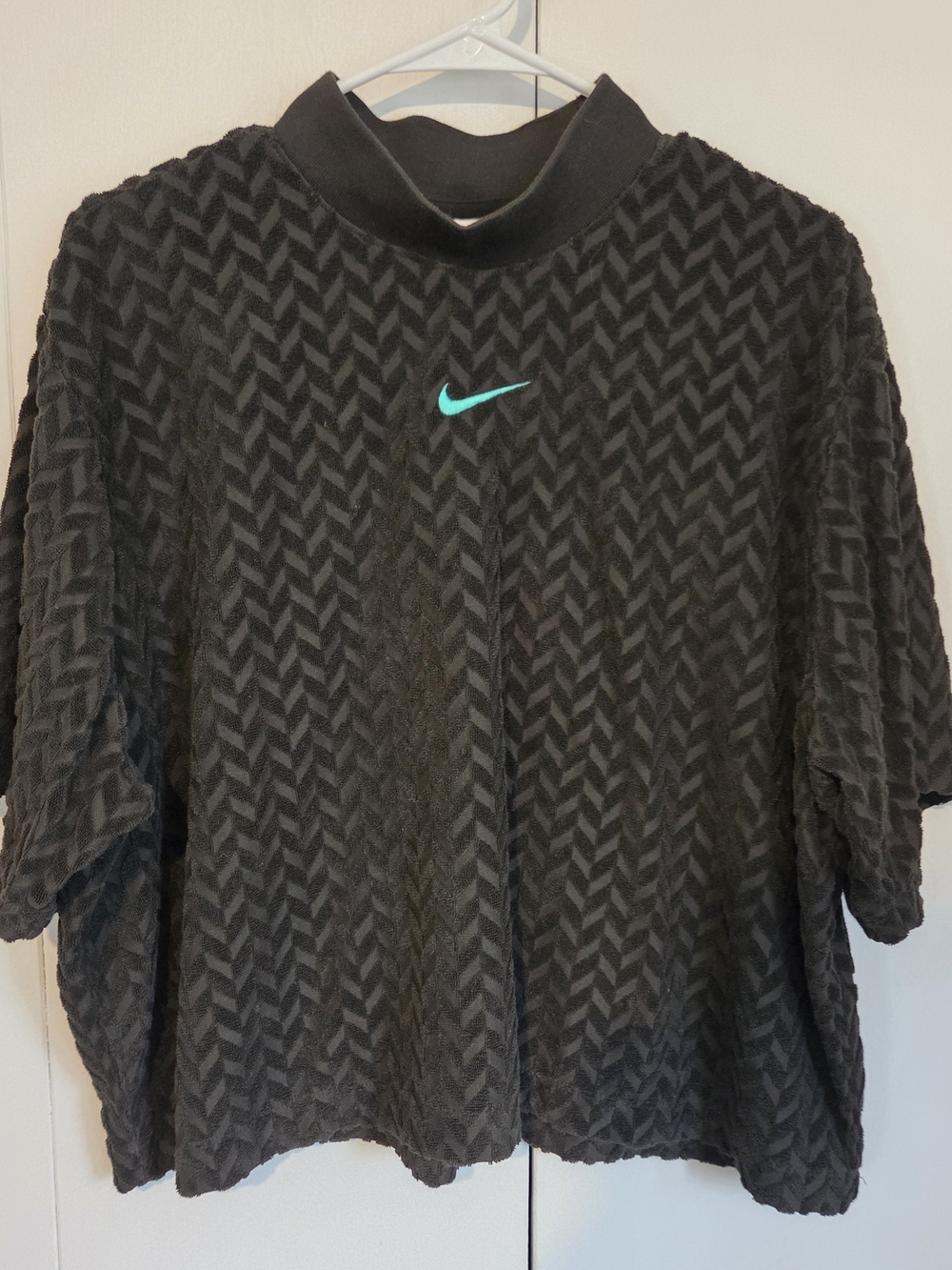 Nike Sportswear Everyday Modern Allover Jacquard Boxy Top Mock Neck Green